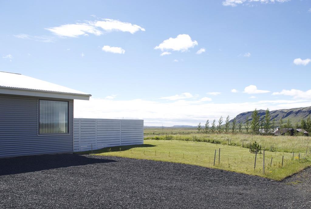 Luxury Villa With River View Laugaras Esterno foto